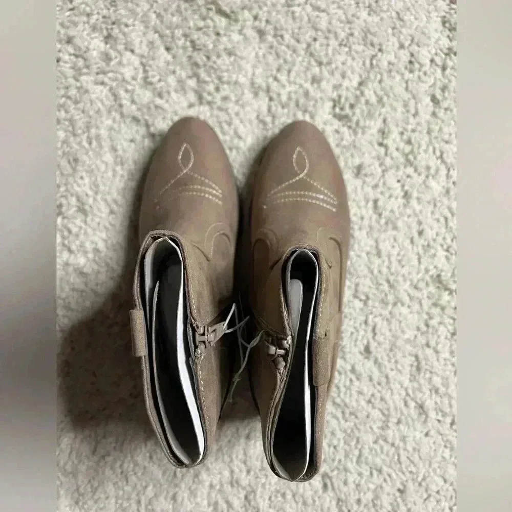 Girls Size 2 Children’s Place Tan Ankle Booties NWT